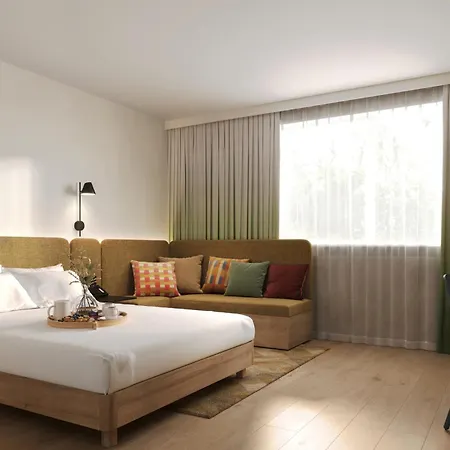 Hampton By Hilton Paris Charles De Gaulle Airport Otel 4*