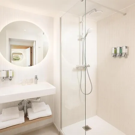 Hampton By Hilton Paris Charles De Gaulle Airport فندق رواسي أو فرانس
