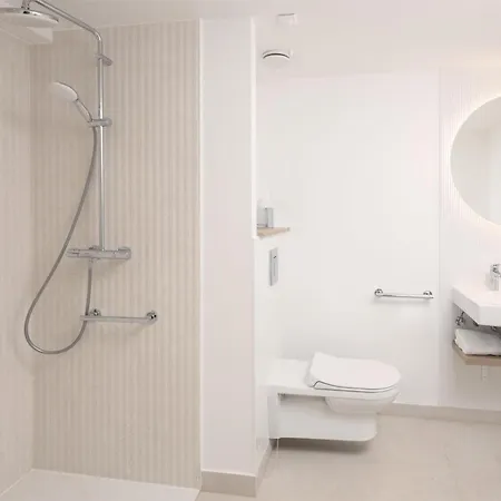 Hampton By Hilton Paris Charles De Gaulle Airport Hotel 4*