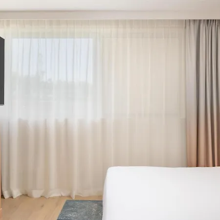 Hampton By Hilton Paris Charles De Gaulle Airport