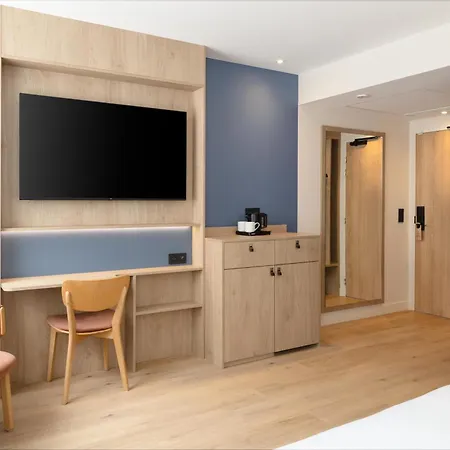 Hampton By Hilton Paris Charles De Gaulle Airport Hotel