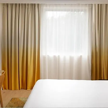 Hampton By Hilton Paris Charles De Gaulle Airport