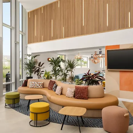 Hampton By Hilton Paris Charles De Gaulle Airport 4*