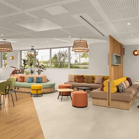 Hampton By Hilton Paris Charles De Gaulle Airport 4*