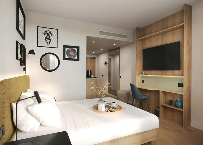 Hotel Hampton By Hilton Paris Charles De Gaulle Airport 4*