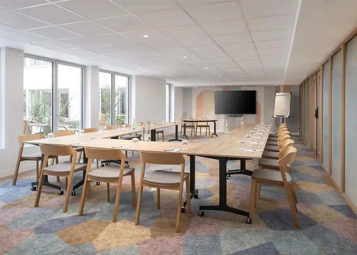 Hampton By Hilton Paris Charles De Gaulle Airport Hotel 4*