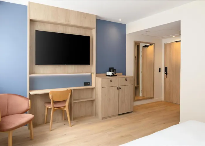 Hampton By Hilton Paris Charles De Gaulle Airport Hotel