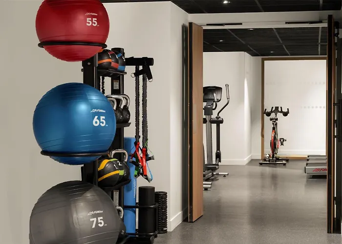 Hotel Hampton By Hilton Paris Charles De Gaulle Airport 4*