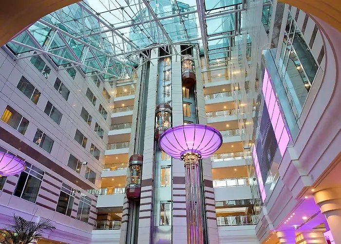 Hotel Hampton By Hilton Paris Charles De Gaulle Airport 4*